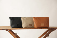 Load image into Gallery viewer, Clutch- Large Size- Black