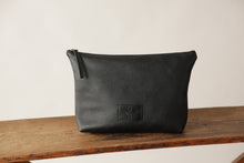 Load image into Gallery viewer, Clutch- Large Size- Black