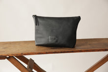 Load image into Gallery viewer, Clutch- Large Size- Black