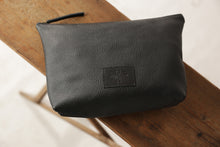 Load image into Gallery viewer, Clutch- Large Size- Black