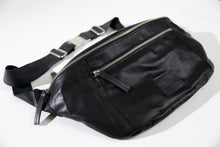 Load image into Gallery viewer, The Essential Pouch - Black (Large)