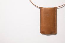 Load image into Gallery viewer, Siri Phone Bag - Kamel